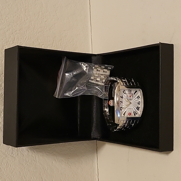 Trade - Picture 9 of 10